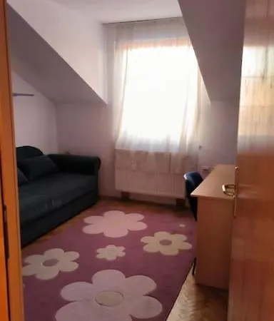 Cozy Ivana's * スコピエ